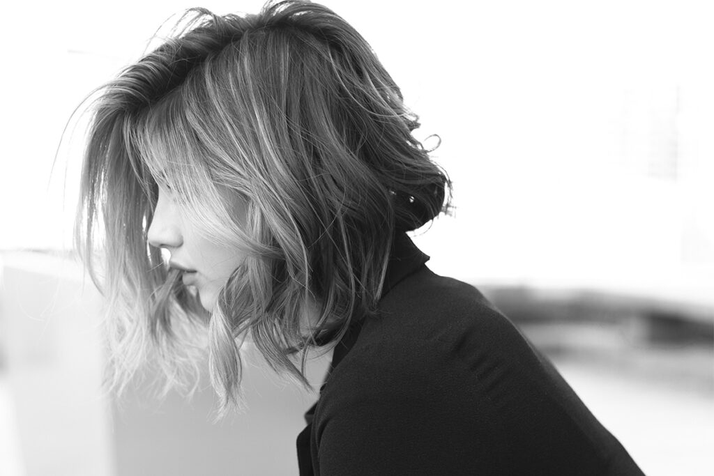 ヘナ歴半年ですっかりファンに ヘナで髪を染めるメリットとデメリット カフェライフマガジン